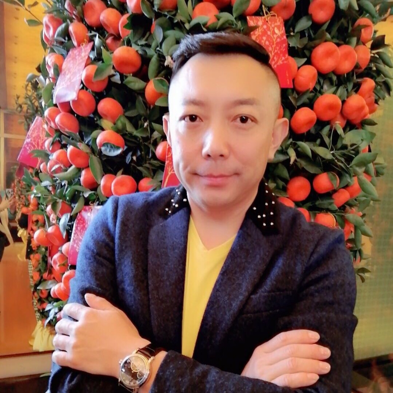巧克力绅士的第一张照片--澳门王婆说媒